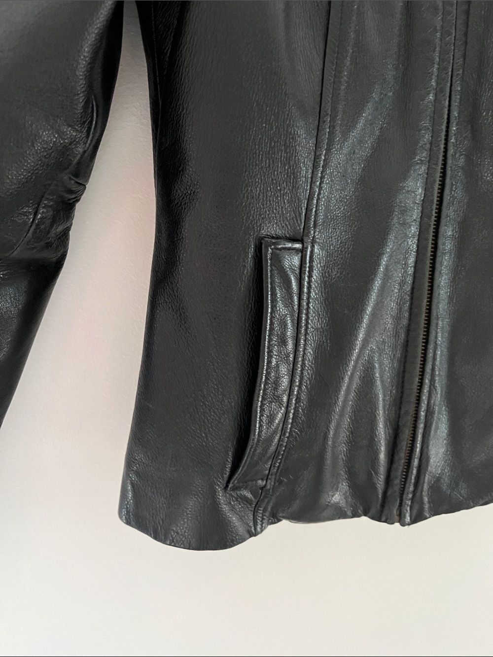 90s y2k leather Wilsons Black Women's Zip-Front Leather Jacket lined - Picture 3 of 10
